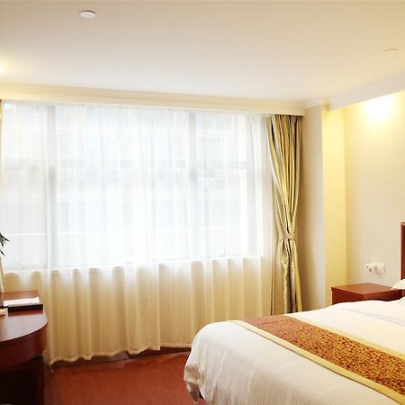 Greentree Alliance Jiangxi Nanchang Honggutan Middle Fenghuang Avenue Hotel Екстериор снимка