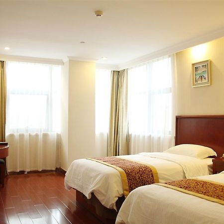 Greentree Alliance Jiangxi Nanchang Honggutan Middle Fenghuang Avenue Hotel Екстериор снимка
