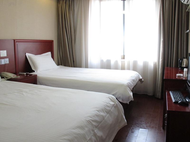 Greentree Alliance Jiangxi Nanchang Honggutan Middle Fenghuang Avenue Hotel Екстериор снимка