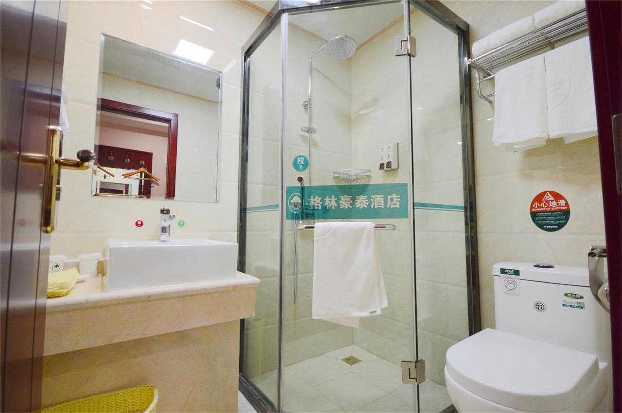 Greentree Alliance Jiangxi Nanchang Honggutan Middle Fenghuang Avenue Hotel Екстериор снимка