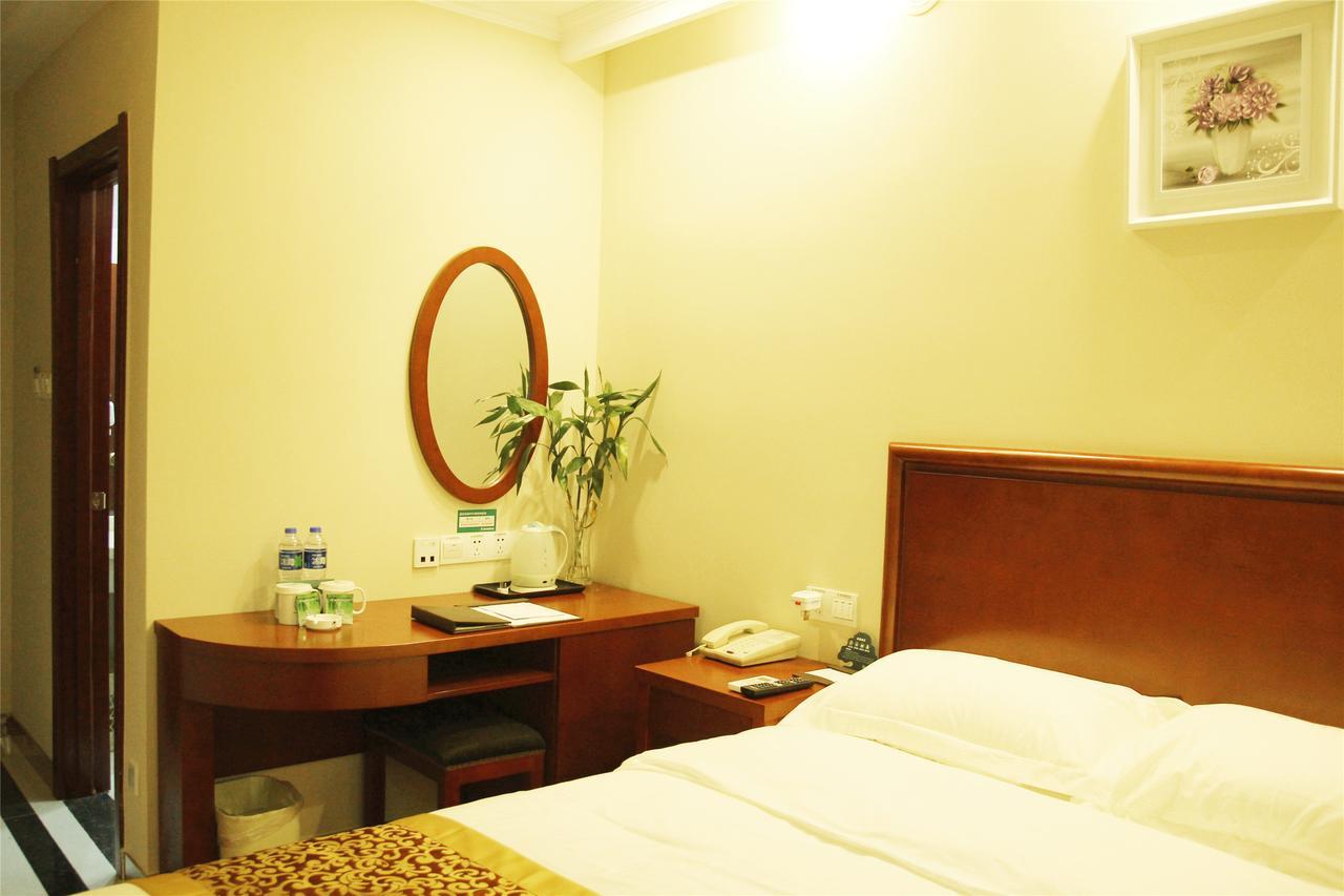 Greentree Alliance Jiangxi Nanchang Honggutan Middle Fenghuang Avenue Hotel Екстериор снимка