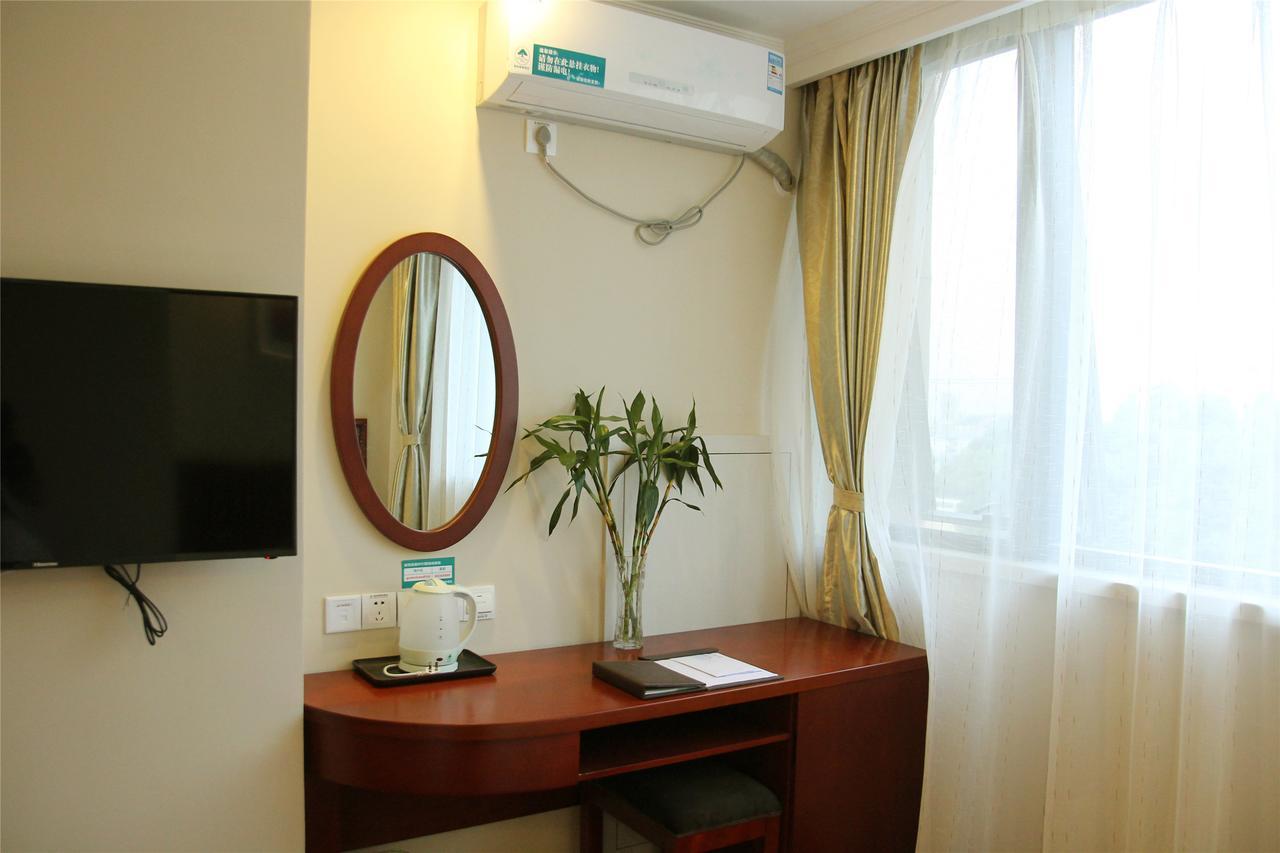 Greentree Alliance Jiangxi Nanchang Honggutan Middle Fenghuang Avenue Hotel Екстериор снимка